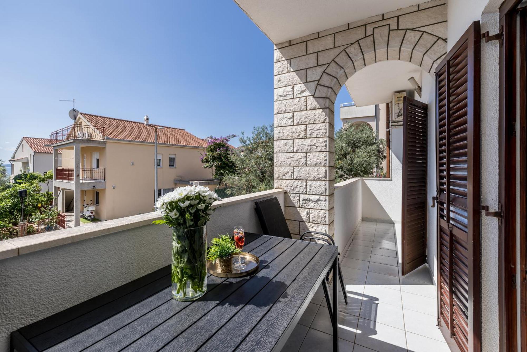 Holiday Home Krishto Trogir Kültér fotó